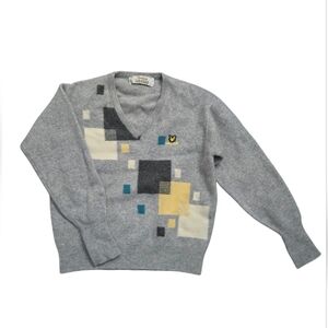 Lyle & Scott Lambs Wool V Neck Cozy Warm Size S Geometric Pattern Sweater